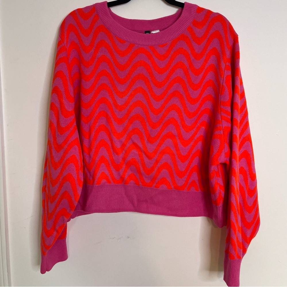 H&M Pink and Red Patterned Sweater